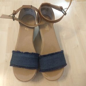 Platform sandals